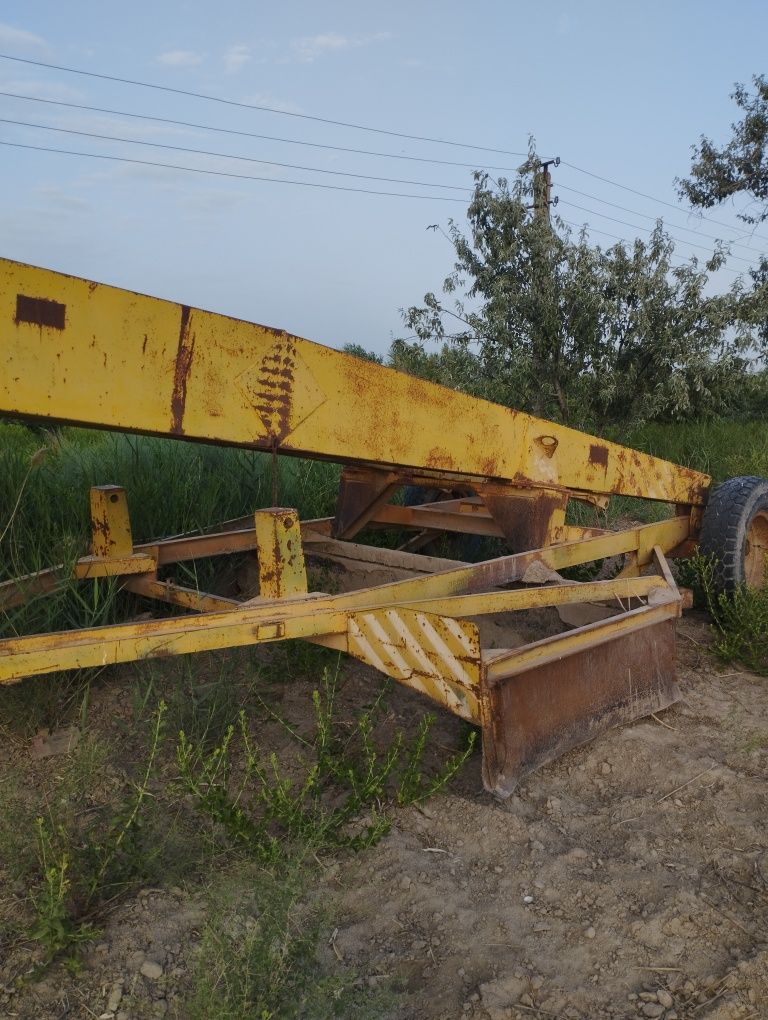 Вт-150 ва ер текислагич сотилади