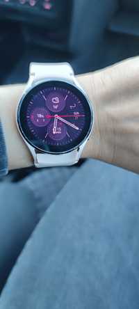 Продавам Samsung Galaxy Watch S3