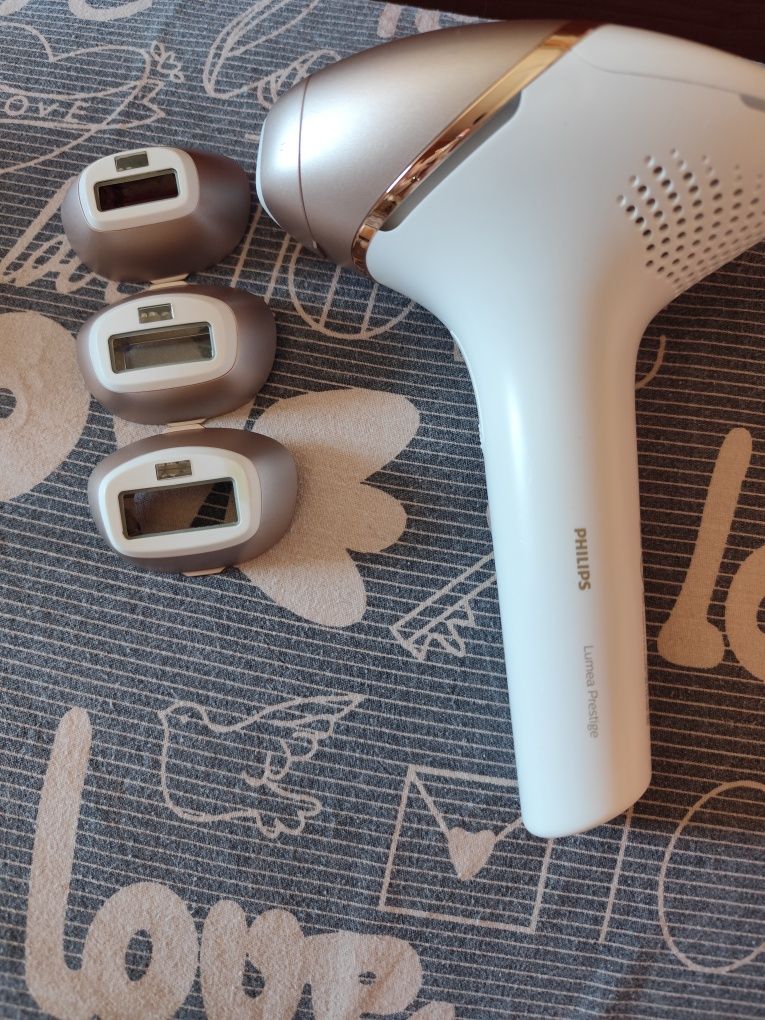 Фотоепилатор Philips Lumea Prestige