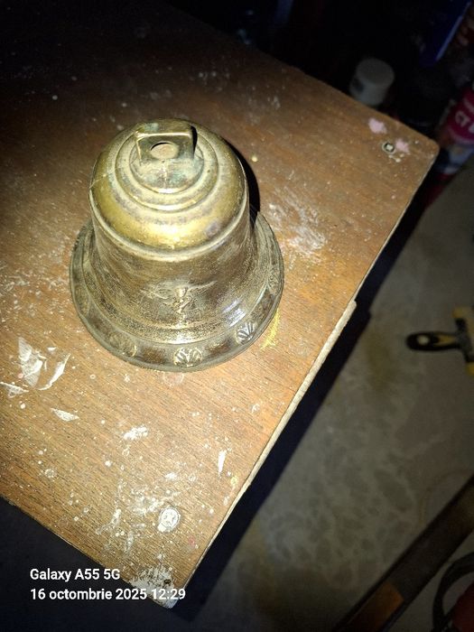 Vand clopot vechi de colectie