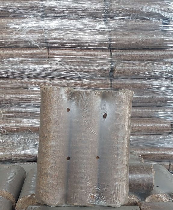 Bricheți din Rumeguș fag si stejar RUF/Cilindrice