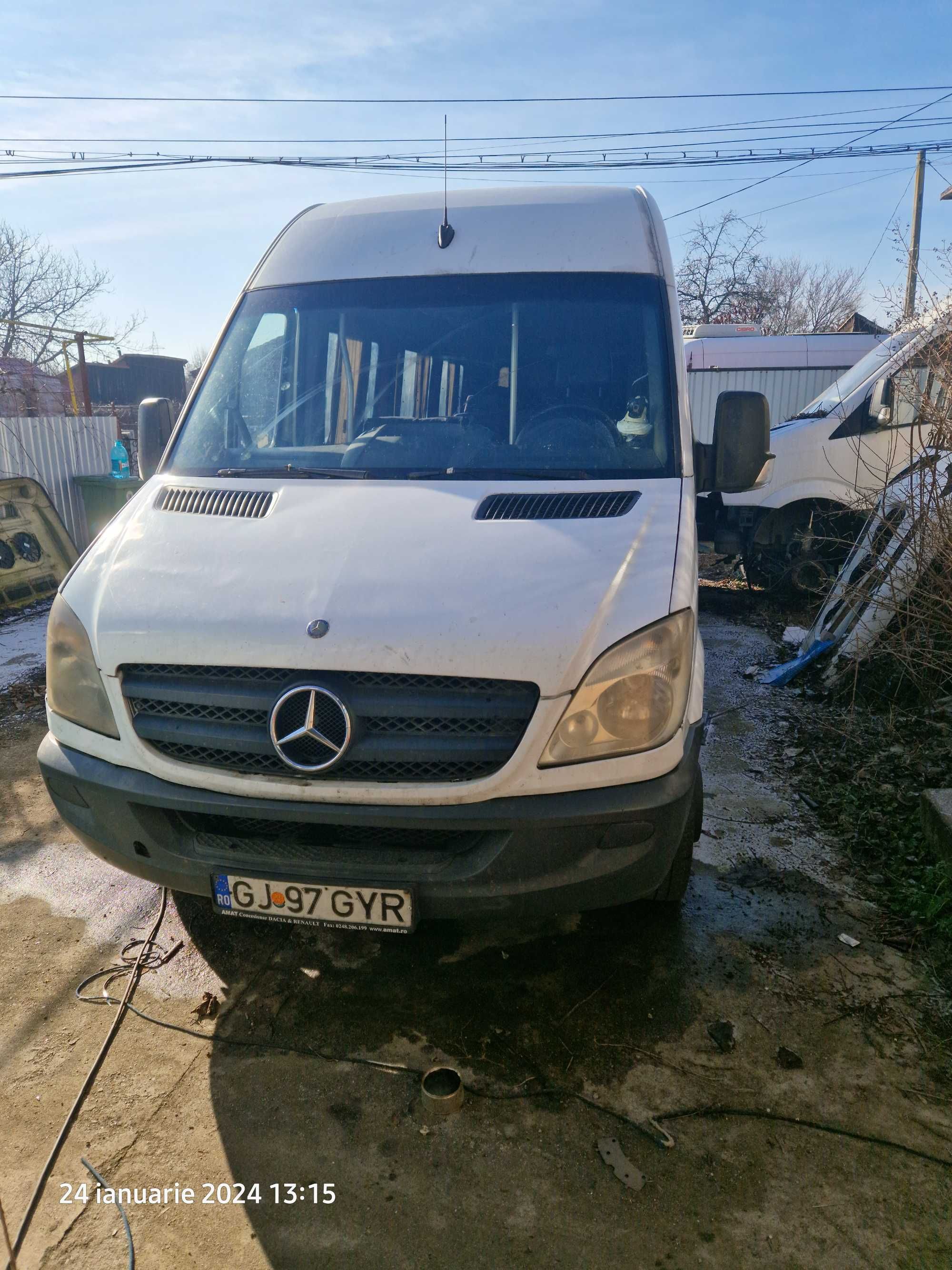 Vand  Mercedes  sprinter 511 20 loc   persoane  3800 e-itp valabil