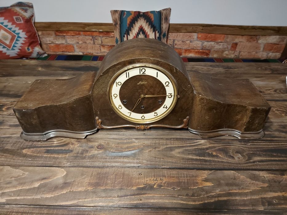 Часовник Junghans