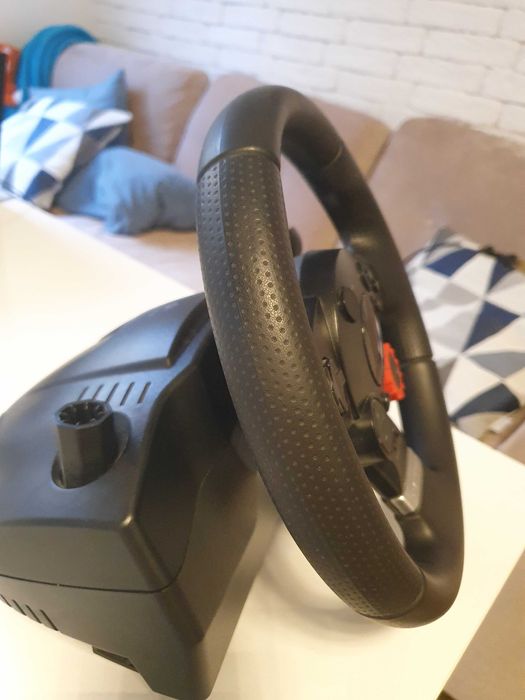 Волан с педали Logitech Driving Force GT