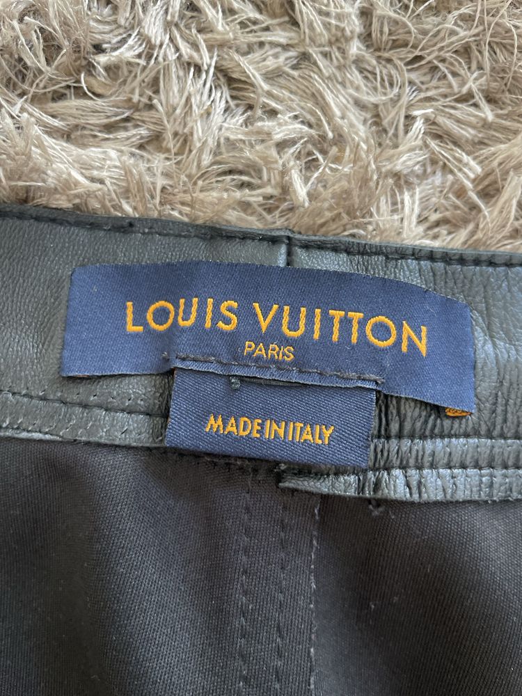 Louis Vuitton пола