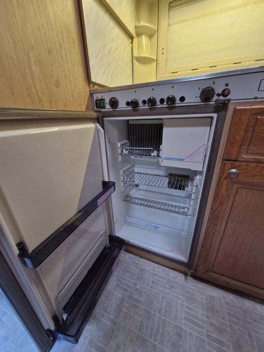 Каравана Chateau + форселт, 12/220в. Газ