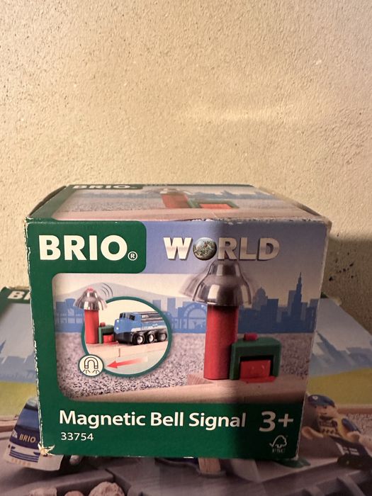 Vând seturi de jucării Brio la prețuri foarte avantajoase