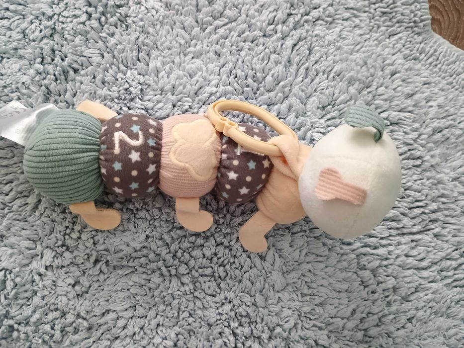 Бебешки играчки подходящи за количка и кошара