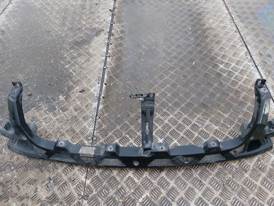 Semitrager/suport grila fata bw passat b5.5 2001-2005