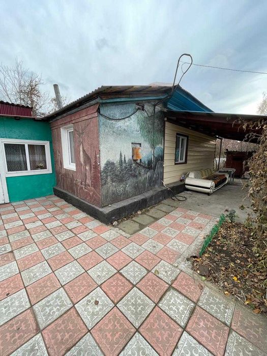 Продается уютный 3-комнатный дом с баней, гаражом и удобствами!