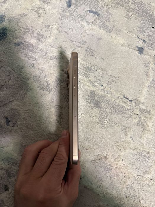 Iphone 16 pro max gold