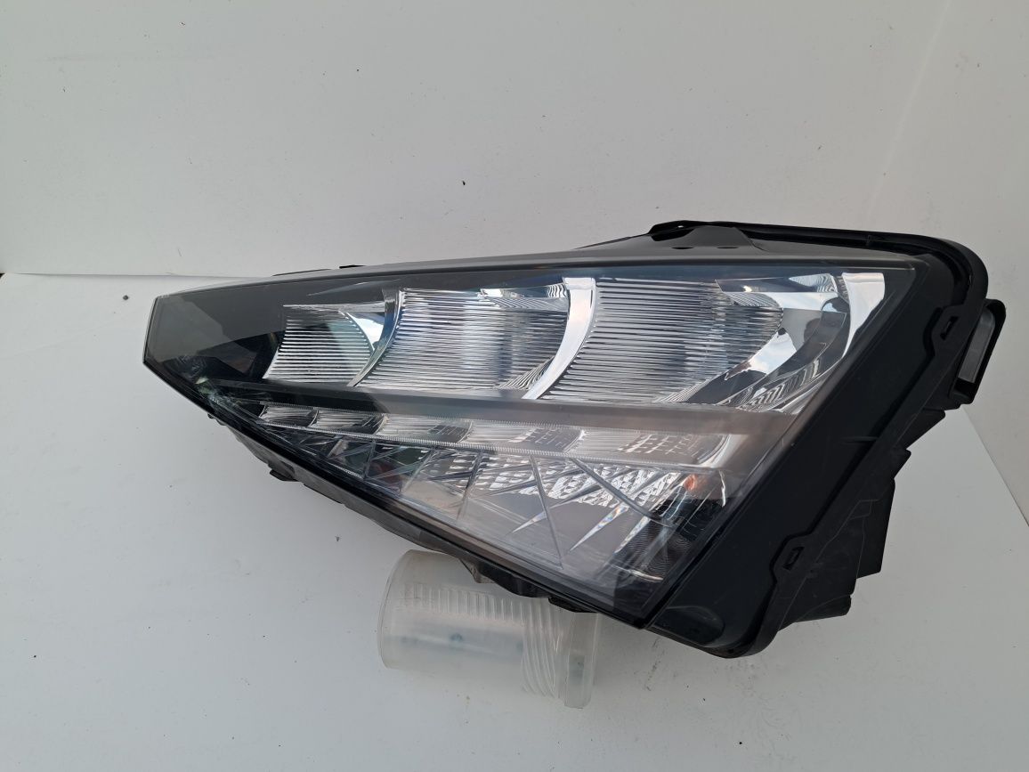 Ляв фар Шкода Скала Skoda Scala фарове