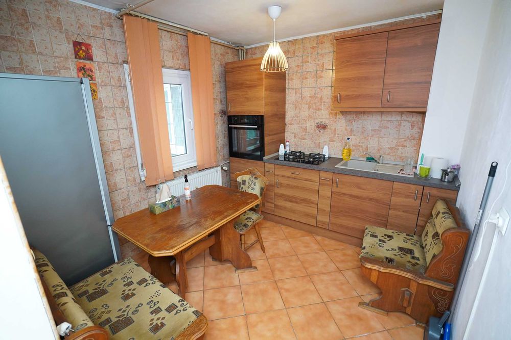 Inchiriez garsoniera zona Mall Vitan, 42 mp, balcon, loc de parcare.