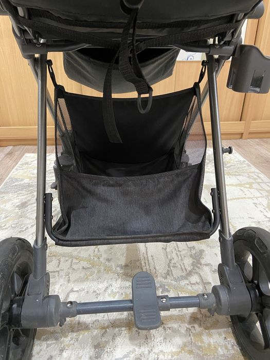 Продам прогулочную коляску