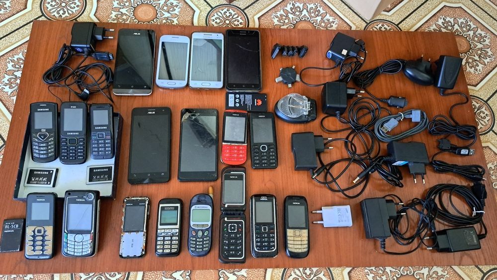 Сотовые телефоны