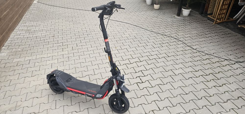 Тротинетка Segway ZT3 Pro