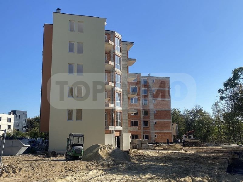 Продава се Двустаен апартамент в Варна, Младост 1 - 57 кв.м за 1667 €/кв.м - Снимка #7