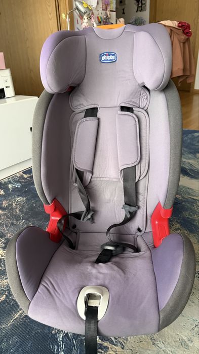 Scaun masina chicco younivers fix 9-36 kg