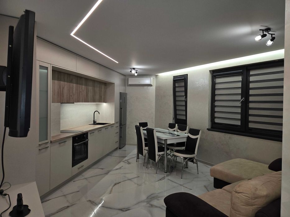 Луксозен нов апартамент с паркомясто до ВСУ, на 5 мин. от плаж Кабакум