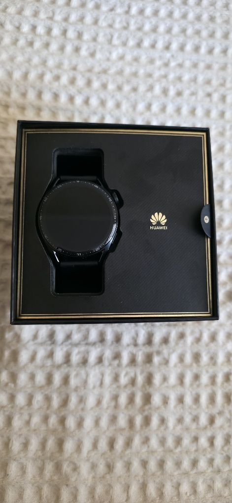 Продавам смарт часовник Huawei Watch GT3