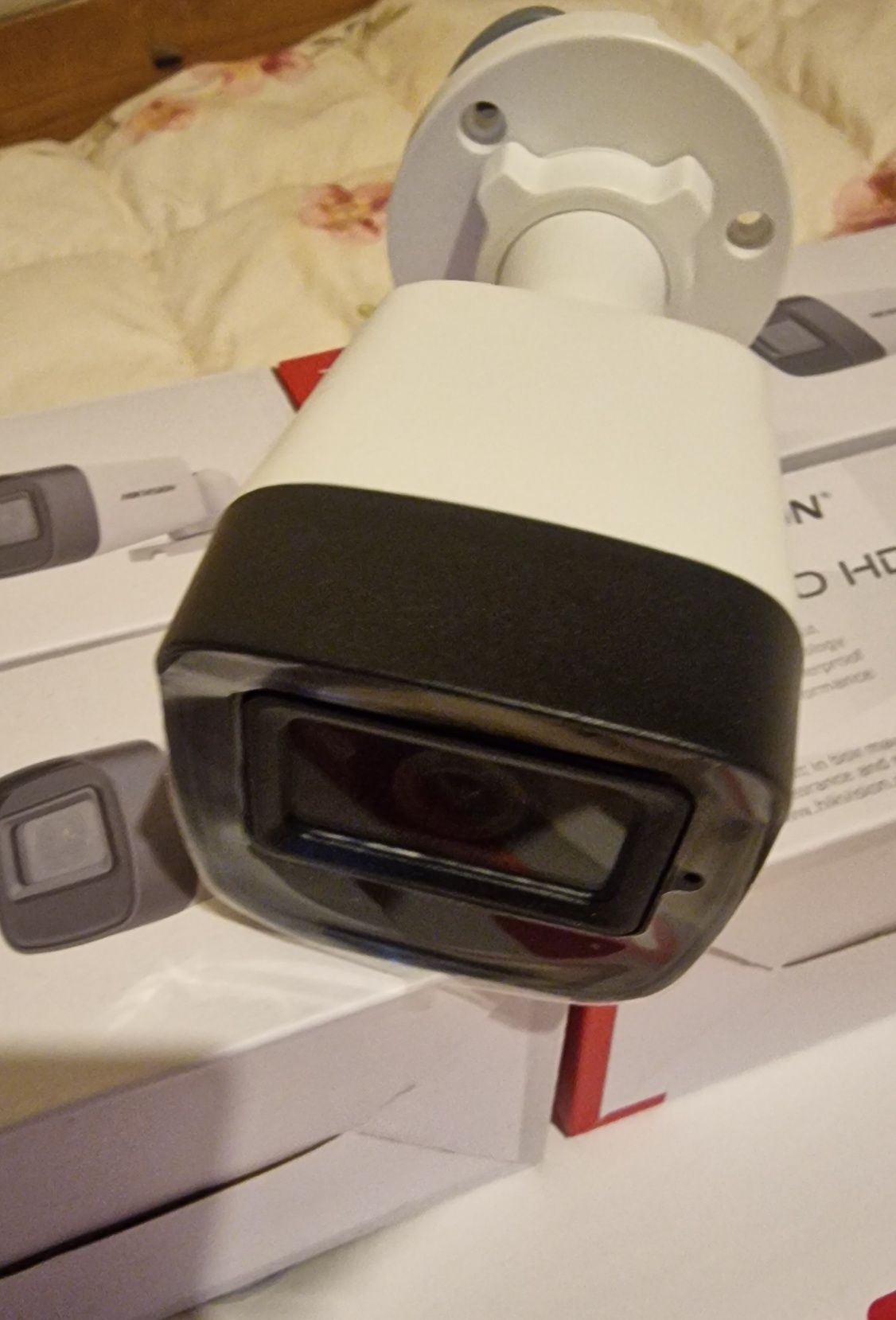 Комплект за видеонаблюдение HIKVISION