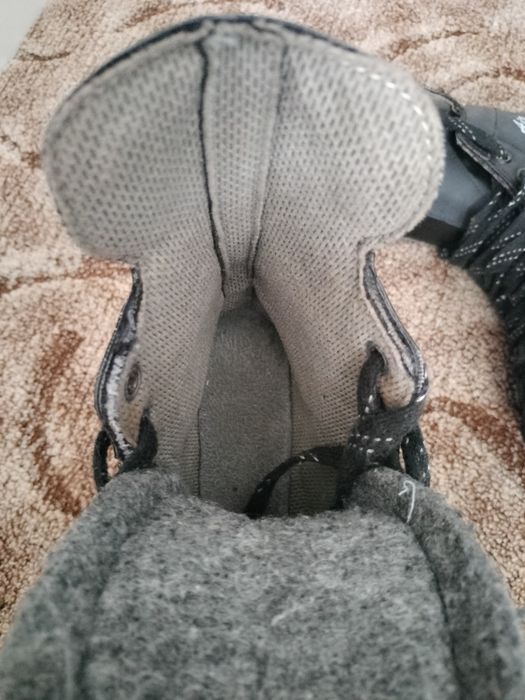 Vând patine de hockey mărimea 35-36