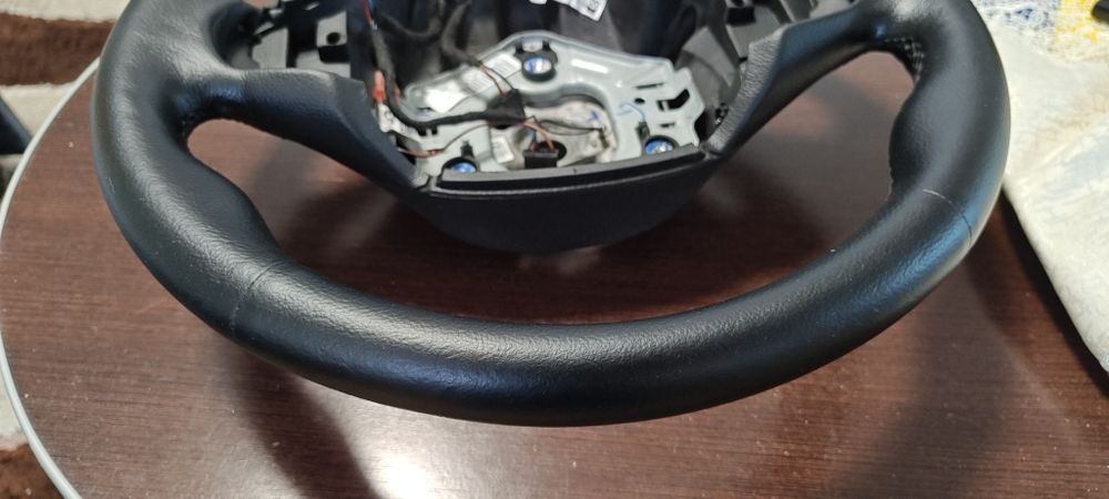 Volan sport BMW X3 F25 cu încălzire și comenzi