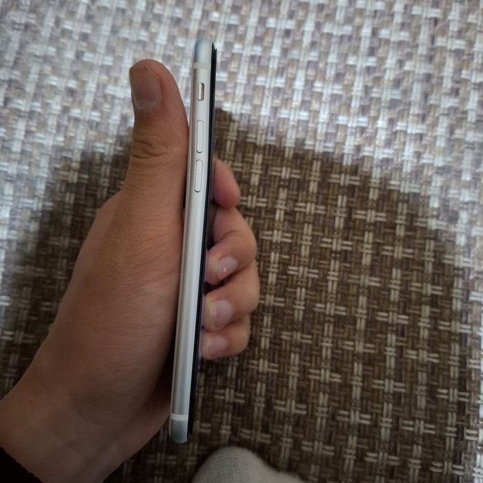 Iphone se2020 в хорошем состояний