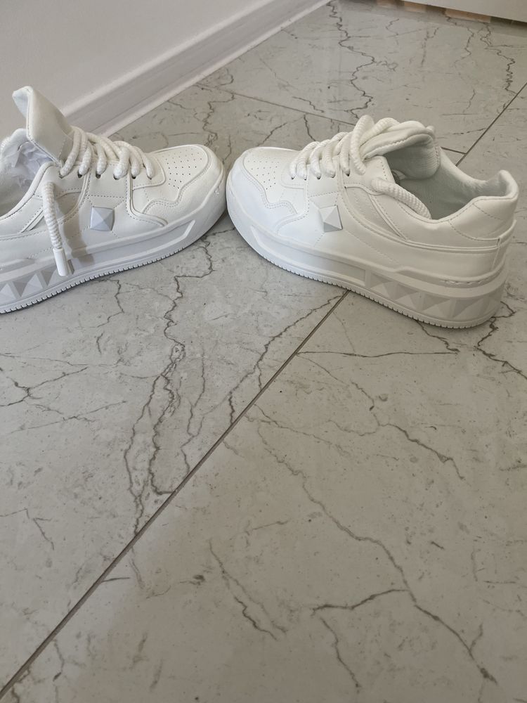 Adidasi albi Valentino unisex Noi