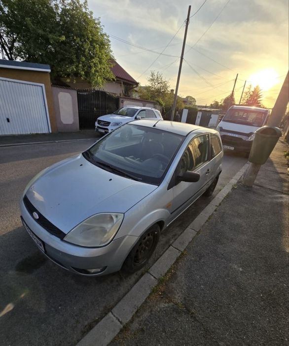 Dezmembrez ford fiesta
