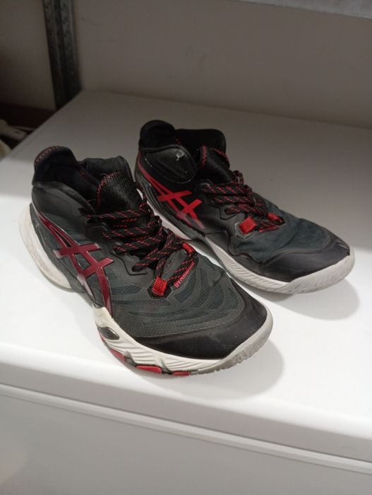 Продам кроссовки метарайсы воллейбольные в отличном состоянии