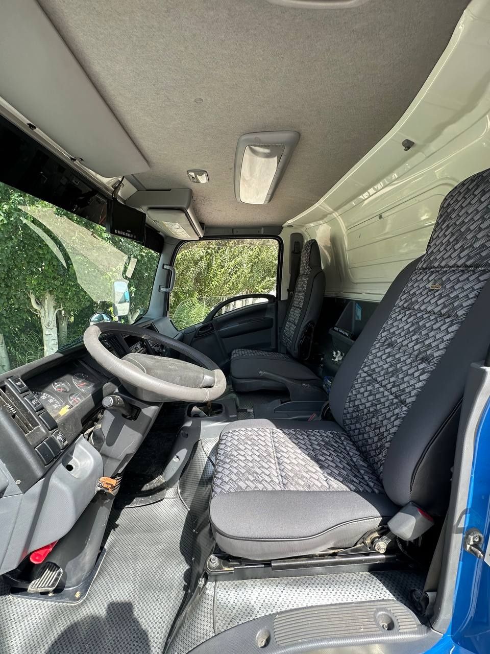 Vadavoz isuzu avtobusdan taxlangan. Holati juda zur