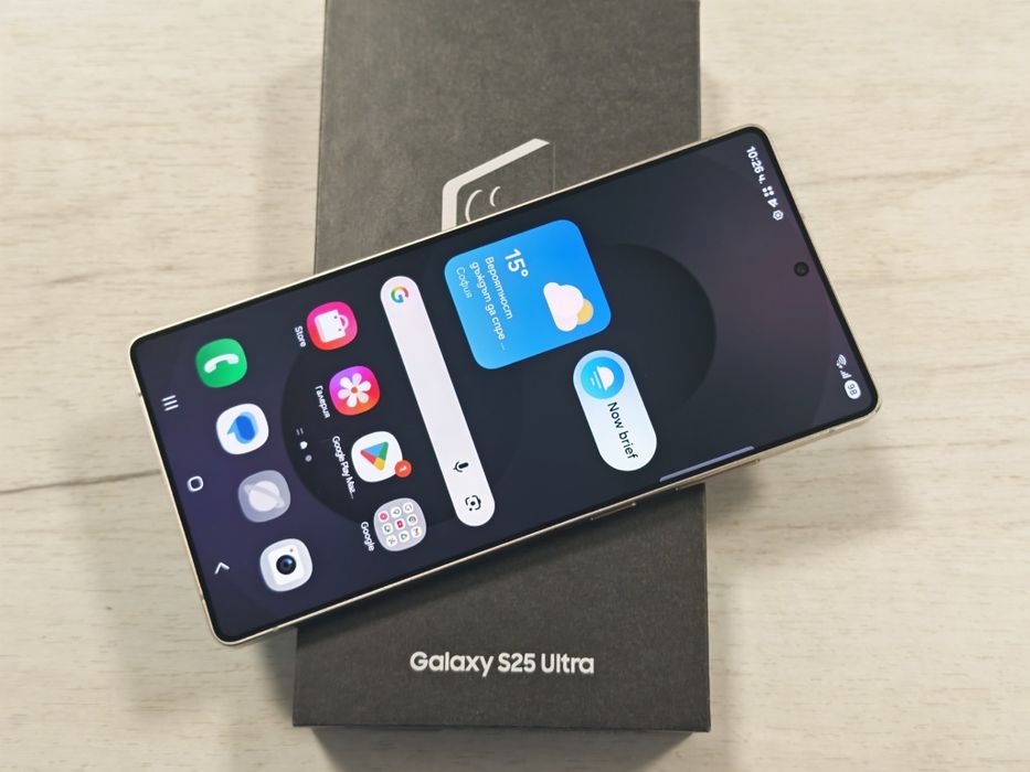 Като нов Samsung Galaxy S25 Ultra 1TB Гаранция