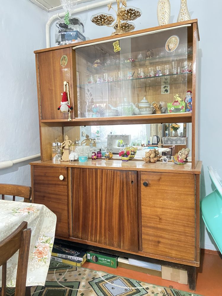 Сервант сатылады Срочно жаксы бағада өте мықты сапалы