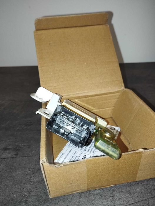 Modul Management Baterie de tensiune pentru cutia de sigurante auto