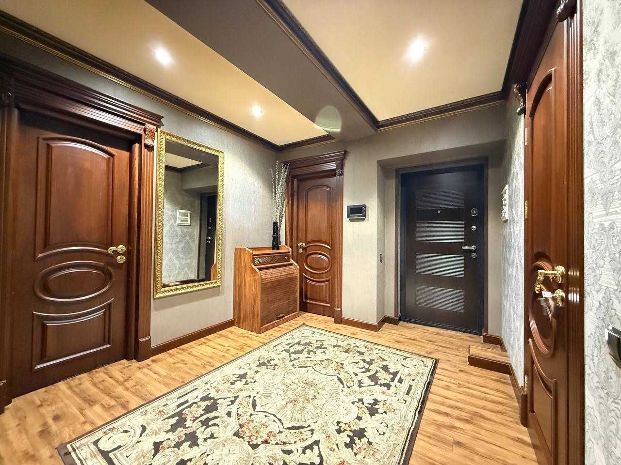 Ц-4 Алайский Кафе Плов 4-комн 3/4 96 м² кирпич 2х6 м ремонт меб/тех