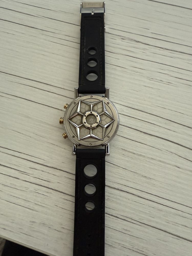 Продавам оригинален часовник Invicta S1 Collection, модел 3854.