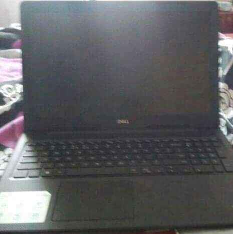 Laptop     nou ,scos din cutie pt .proba.