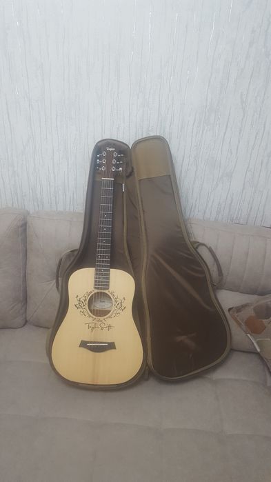 Гитара Taylor мини акустик