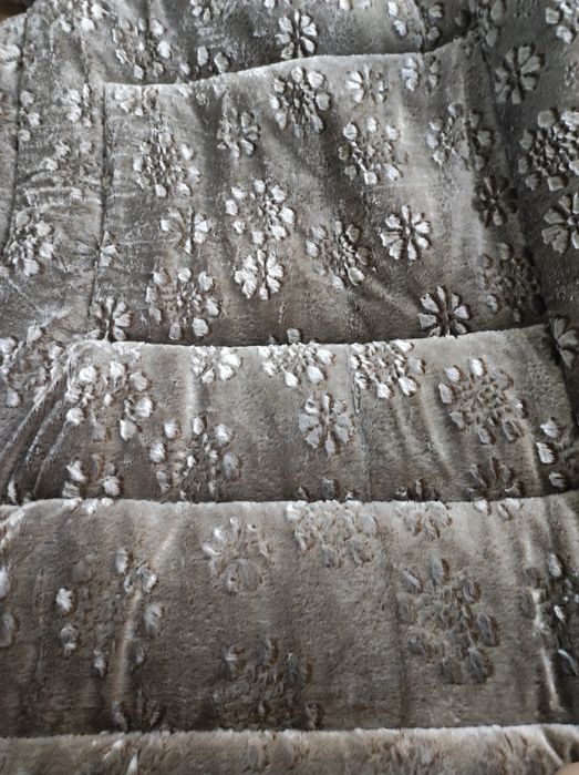 В наличии 2 спальное теплое одеяло велюр