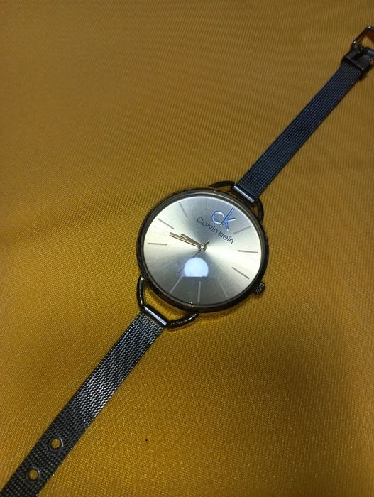 Calvin Klein дамски елегантен часовник - 29 лв