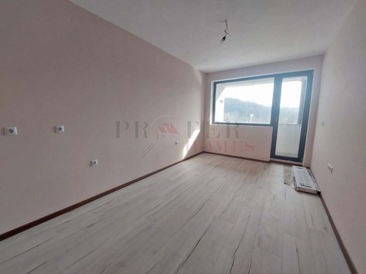 Продава се Тристаен апартамент в Велико Търново, Център - 100 кв.м за 1450 €/кв.м - Снимка #3