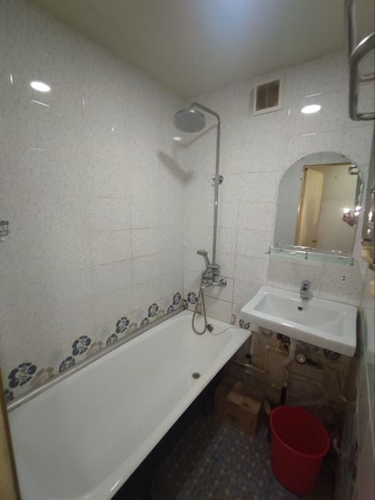 *4 х комн. 3 этаж. Балкон 2х6. Кирпичный.