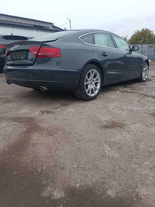 Audi A5 3.0  tdi 4x4 бракувана на части може и цяла