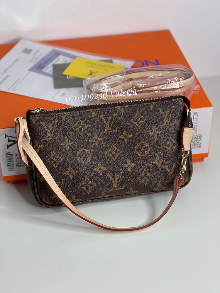 Geanta Louis Vuitton - Pochette Accessoires monogram