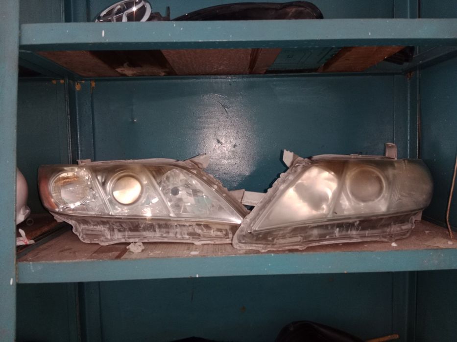 Продам фары на Камри 40