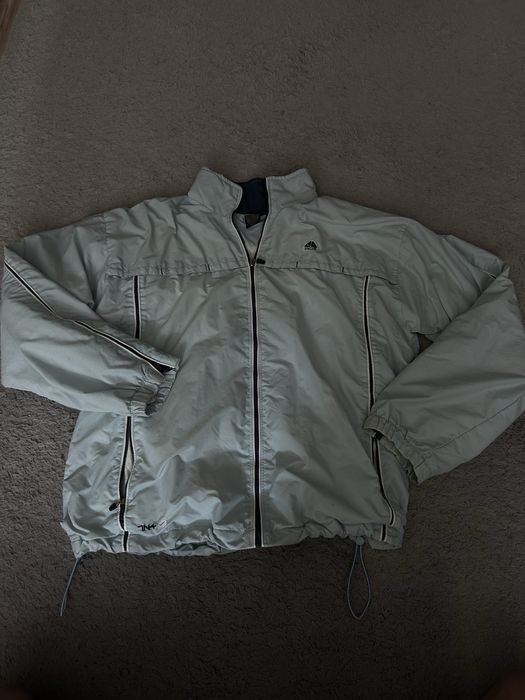 nike windbreaker