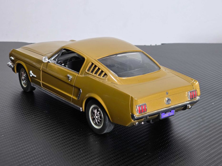 Macheta Auto 1/18 MIRA Ford Mustang 1964 1/2