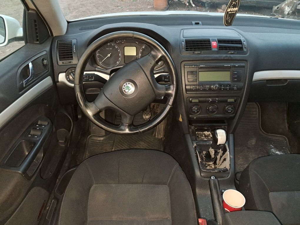 Dezmembrez SKODA Octavia2 1.9tdi