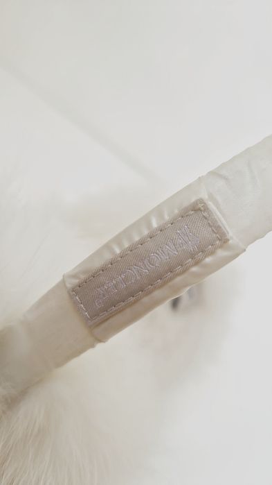 Moncler Casti de Urechi